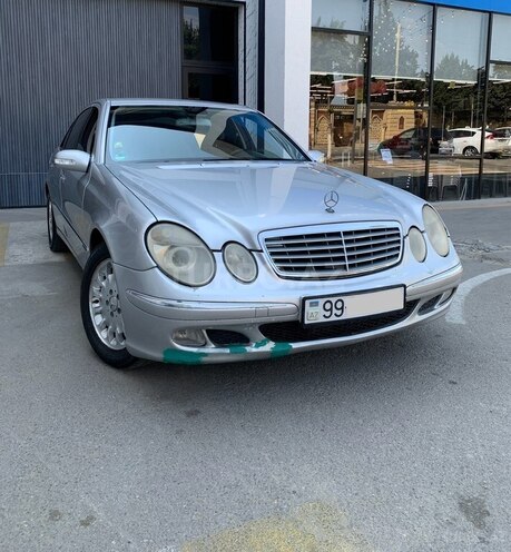 Mercedes E 270-2