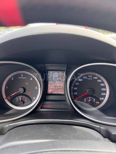 Hyundai Santa Fe-13