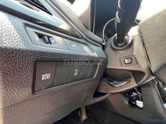 Hyundai Santa Fe-12