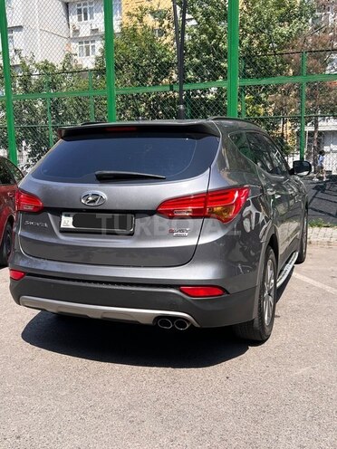 Hyundai Santa Fe-5