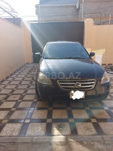 Nissan Altima-1