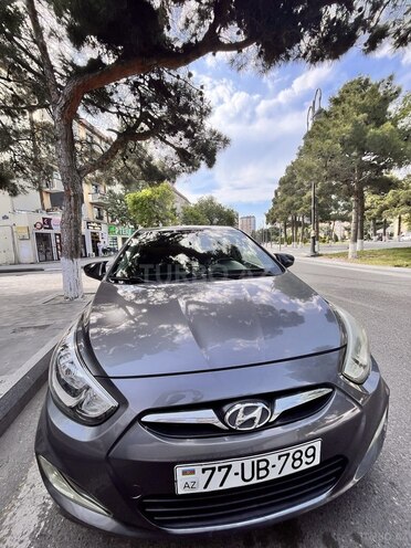 Hyundai Accent-1