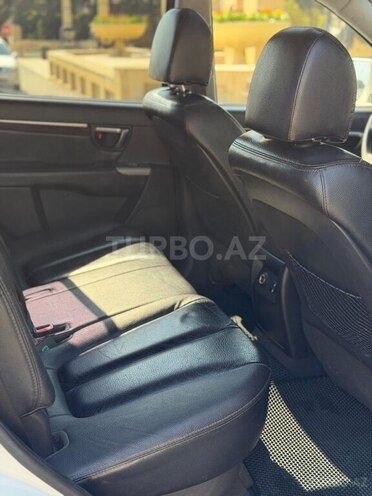 Hyundai Santa Fe-13