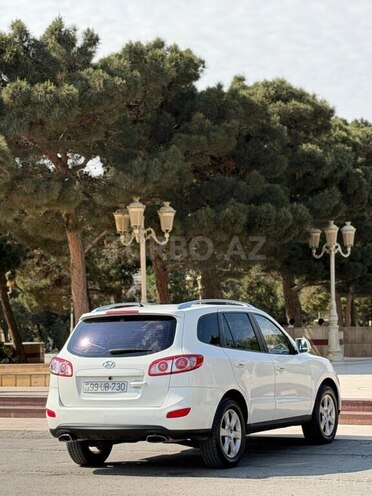 Hyundai Santa Fe-15