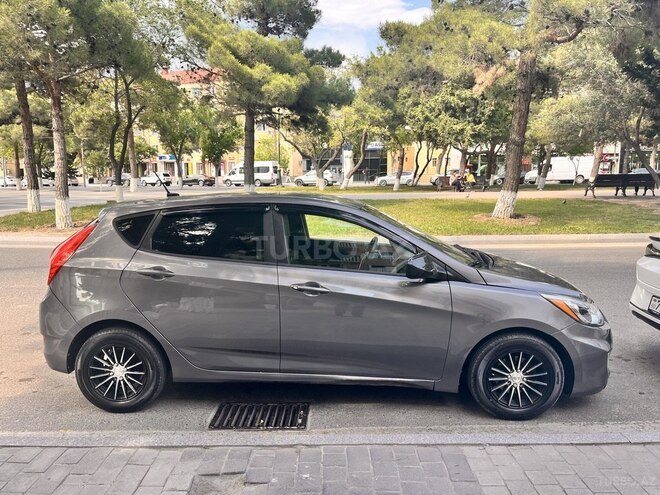 Hyundai Accent-3