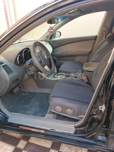 Nissan Altima-4
