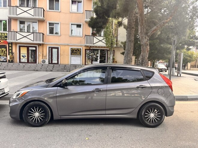 Hyundai Accent-2