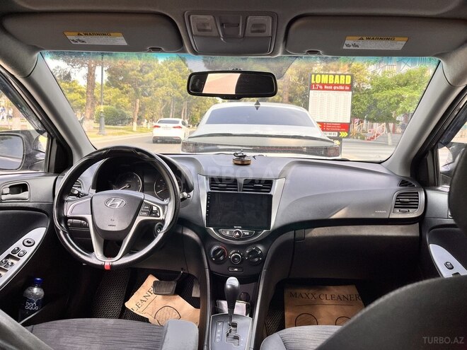 Hyundai Accent-5