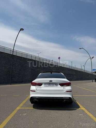 Kia Optima-4