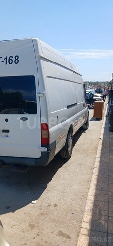Ford Transit-5