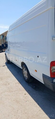 Ford Transit-3