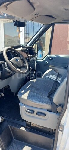 Ford Transit-6