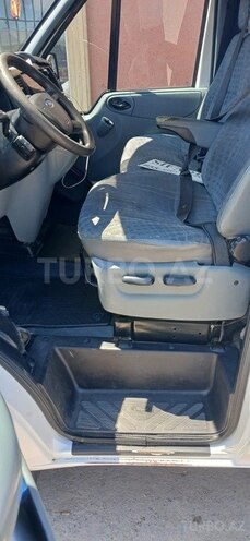 Ford Transit-8