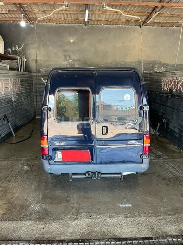 Ford Transit-2