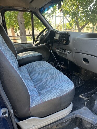 Ford Transit-4