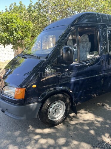 Ford Transit-6