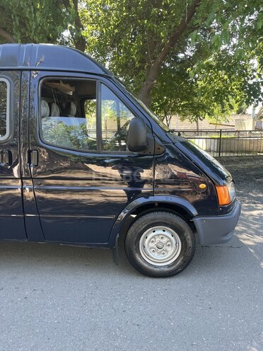 Ford Transit-16