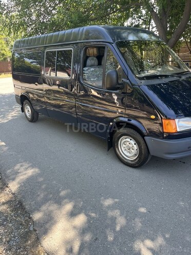 Ford Transit-11