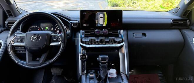 Toyota Land Cruiser-13