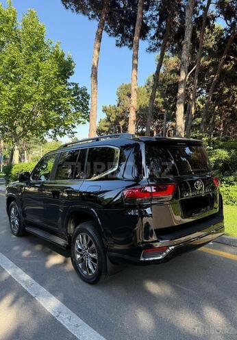 Toyota Land Cruiser-7