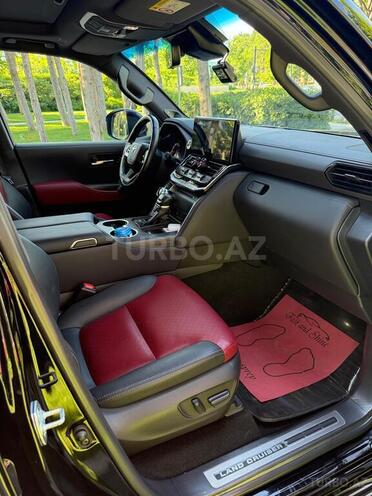 Toyota Land Cruiser-16