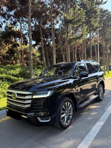 Toyota Land Cruiser-9