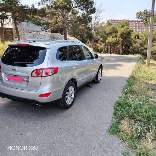 Hyundai Santa Fe-6