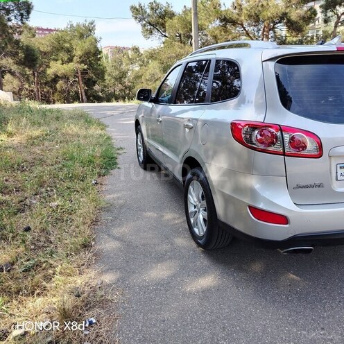 Hyundai Santa Fe-10