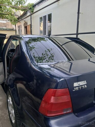 Volkswagen Jetta-2