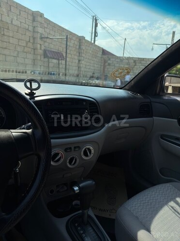 Hyundai Accent-13