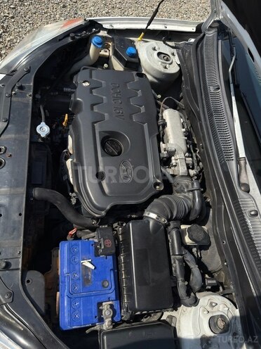 Hyundai Accent-6