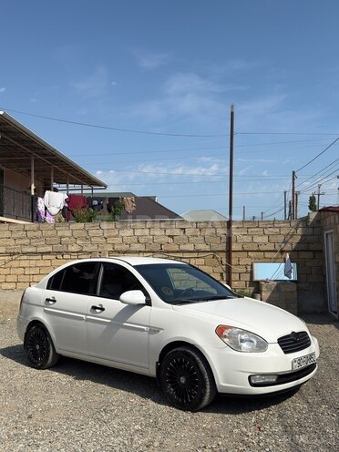 Hyundai Accent-3