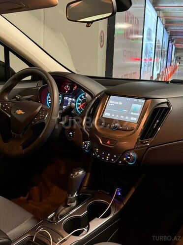 Chevrolet Cruze-13