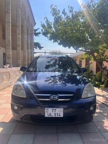 Kia Carens-1