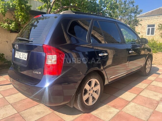 Kia Carens-3