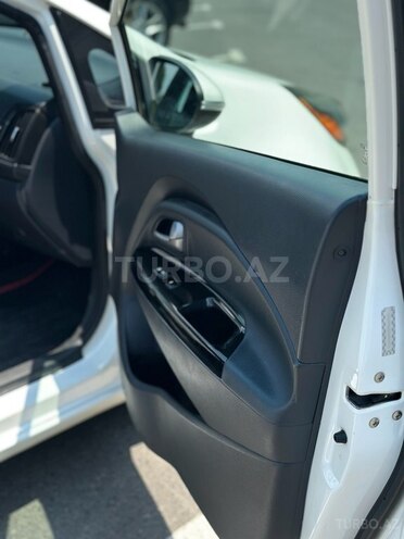 Kia Rio-13