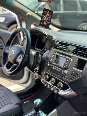 Kia Rio-11