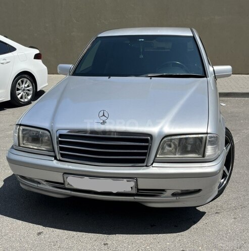 Mercedes C 200-1