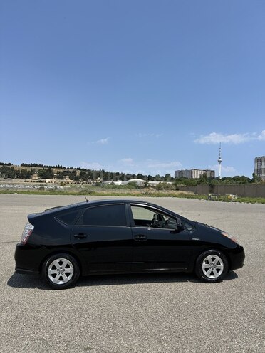 Toyota Prius-2