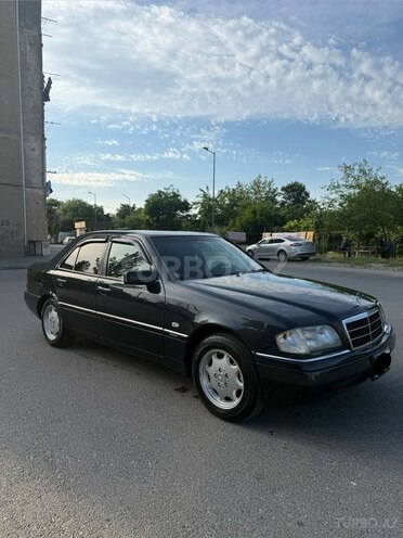Mercedes C 200-1