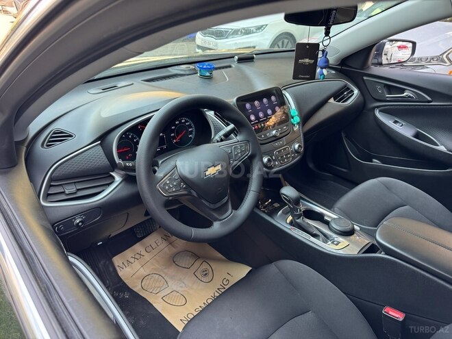 Chevrolet Malibu-13