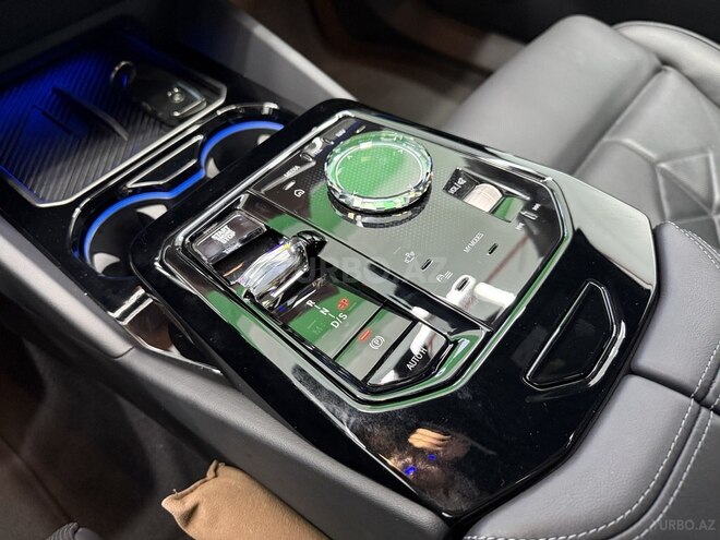BMW 530e-15
