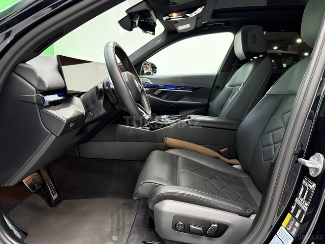 BMW 530e-7