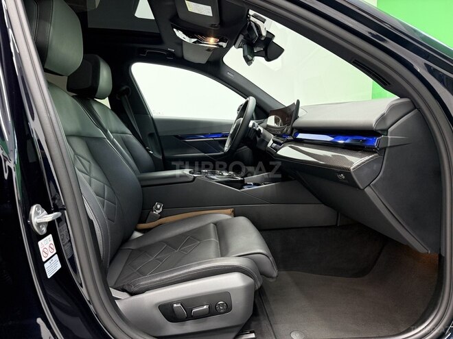 BMW 530e-10