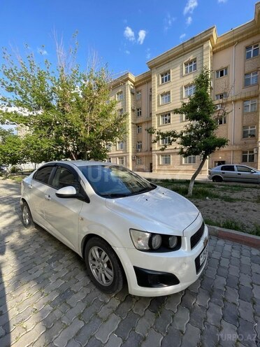 Chevrolet Aveo-3