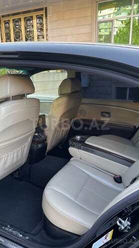 BMW 740-12