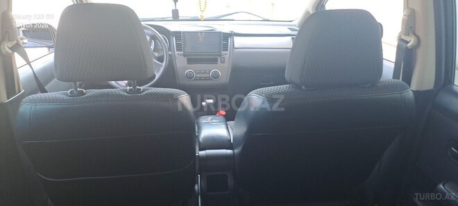 Nissan Tiida-2