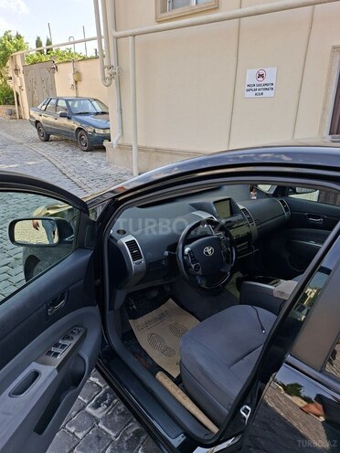 Toyota Prius-7