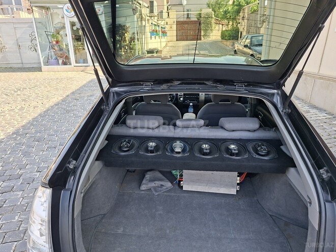 Toyota Prius-8
