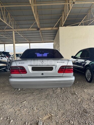 Mercedes E 280-5
